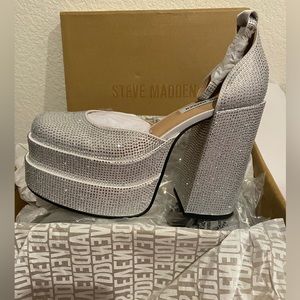 NWB Steve Madden rhinestones heels 7.5 size